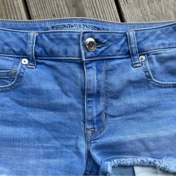 American Eagle Outfitters Size 12 Shortie Light Wash Jean Shorts - Picture 7 of 11
